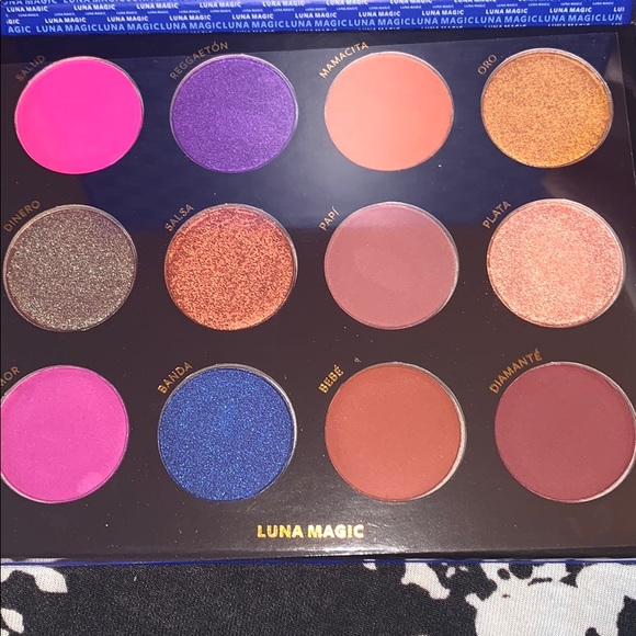Luna Magic Uno Shadow Palette - Picture 2 of 7